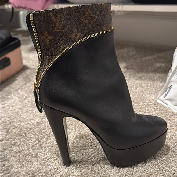 Louis Vuitton Black and Brown Heeled Boots with Monogram Detail - Picture 2 of 5